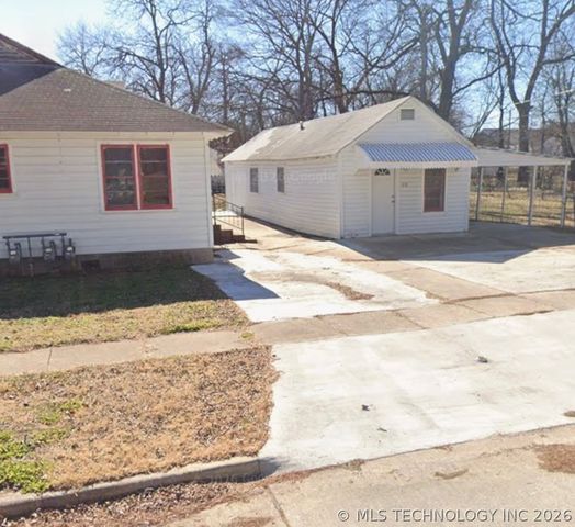 327 NE G Street, Ardmore, OK 73401