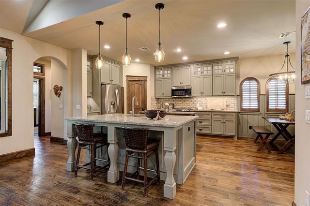 1317 Town Square Park, Edmond, OK 73034