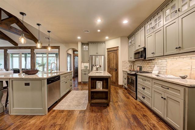 1317 Town Square Park, Edmond, OK 73034