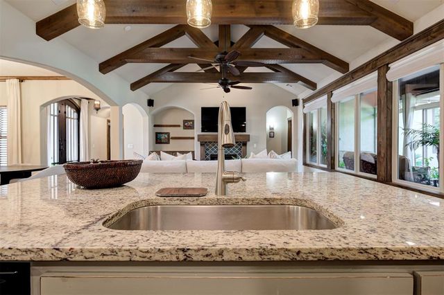 1317 Town Square Park, Edmond, OK 73034