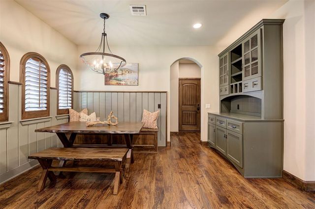 1317 Town Square Park, Edmond, OK 73034