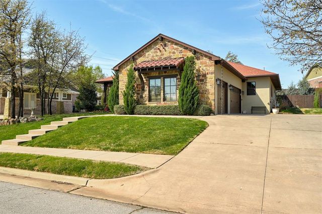 1317 Town Square Park, Edmond, OK 73034