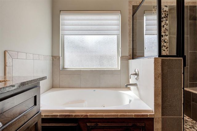 1317 Town Square Park, Edmond, OK 73034