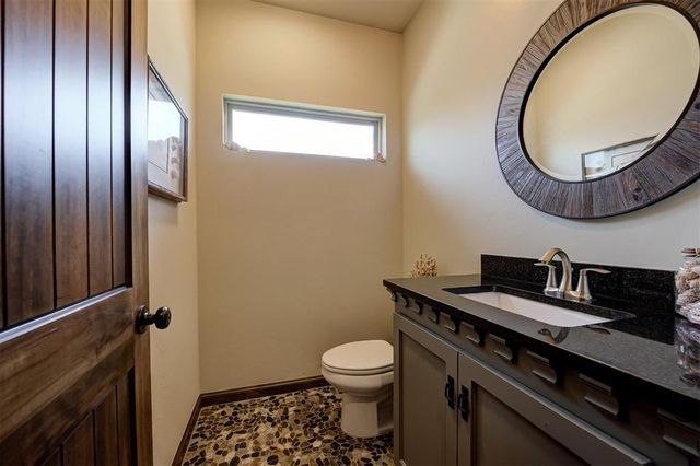 1317 Town Square Park, Edmond, OK 73034