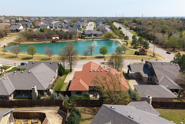 1317 Town Square Park, Edmond, OK 73034