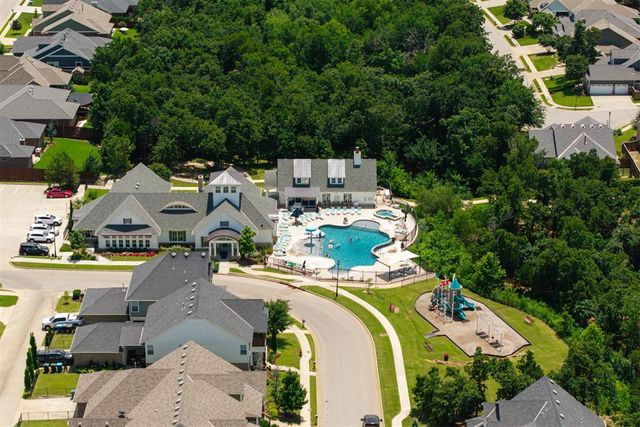 1317 Town Square Park, Edmond, OK 73034