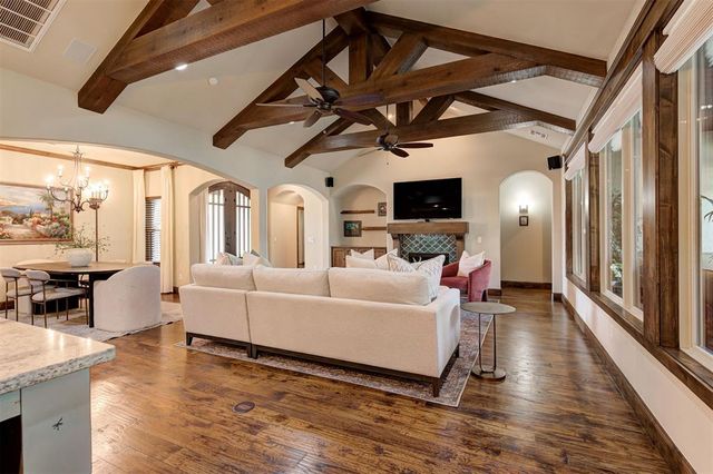 1317 Town Square Park, Edmond, OK 73034