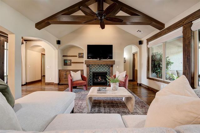 1317 Town Square Park, Edmond, OK 73034