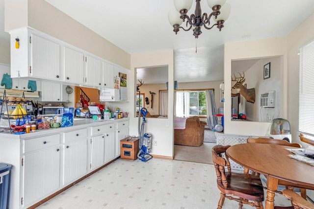406 Amey Drive, Baraboo, WI 53913