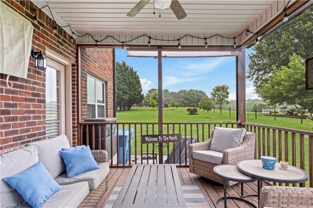 128 Meadow Brook Court, Advance, NC 27006