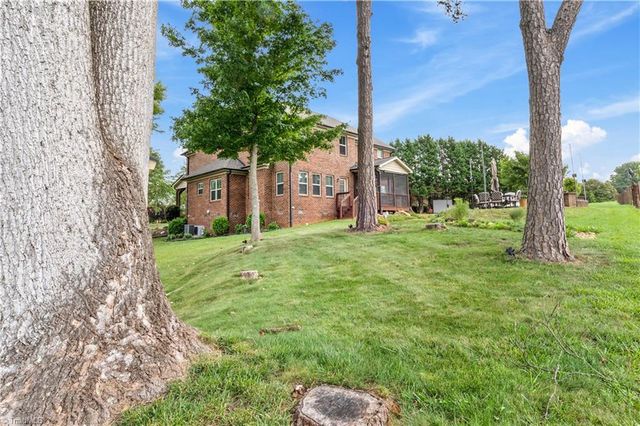 128 Meadow Brook Court, Advance, NC 27006