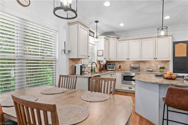 128 Meadow Brook Court, Advance, NC 27006