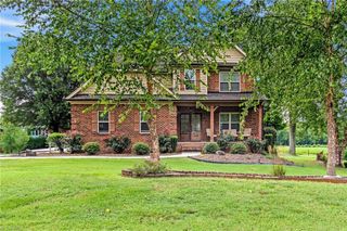 128 Meadow Brook Court, Advance, NC 27006