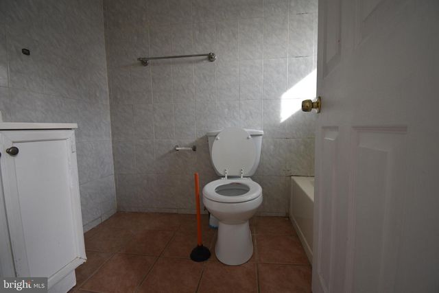 1303 S 8TH ST, Philadelphia, PA 19147