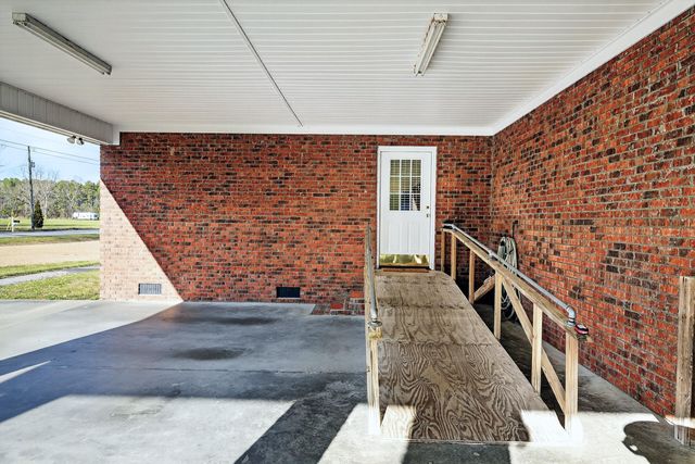 993 Pickett Level Road, Elloree, SC 29047