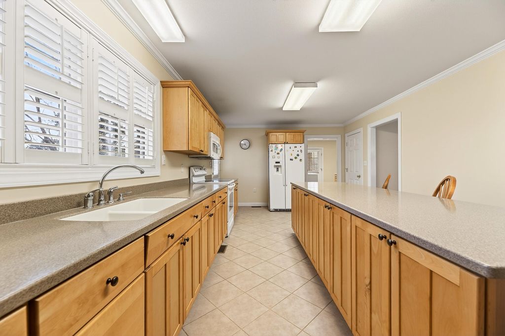 Image 15 of property listing at 993 Pickett Level Road, Elloree, SC 29047