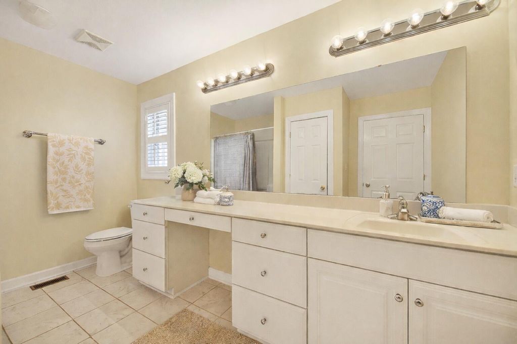 Image 24 of property listing at 993 Pickett Level Road, Elloree, SC 29047