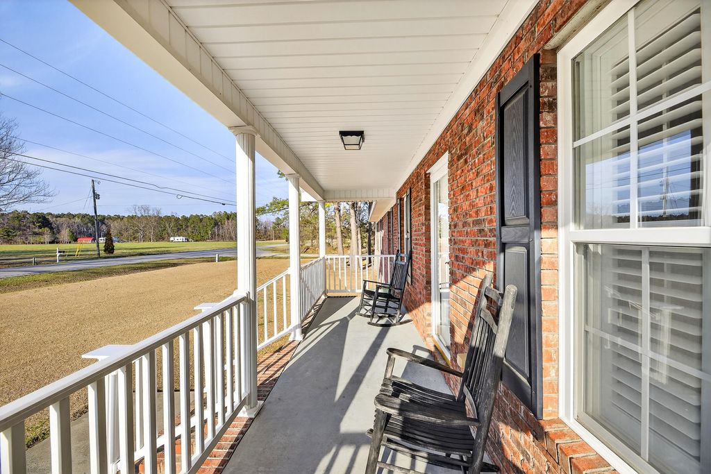 Image 3 of property listing at 993 Pickett Level Road, Elloree, SC 29047