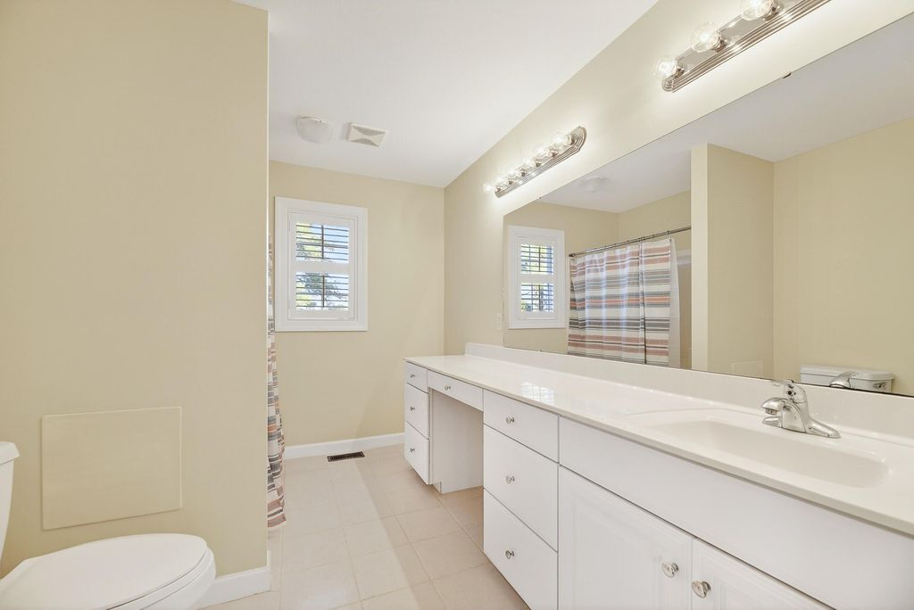 Image 38 of property listing at 993 Pickett Level Road, Elloree, SC 29047