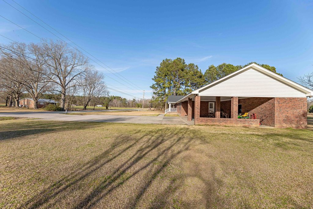 Image 39 of property listing at 993 Pickett Level Road, Elloree, SC 29047