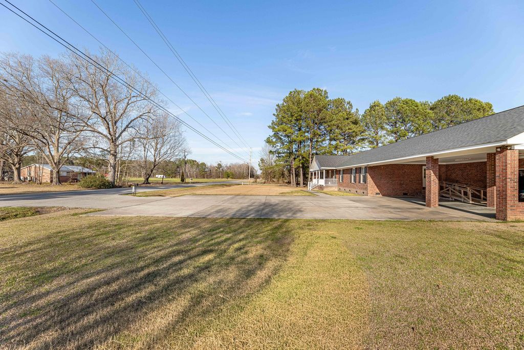 Image 42 of property listing at 993 Pickett Level Road, Elloree, SC 29047