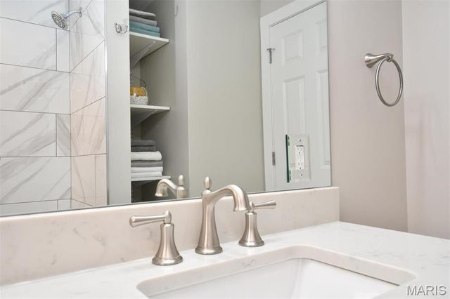 6625 Alamo, Clayton, MO 63105