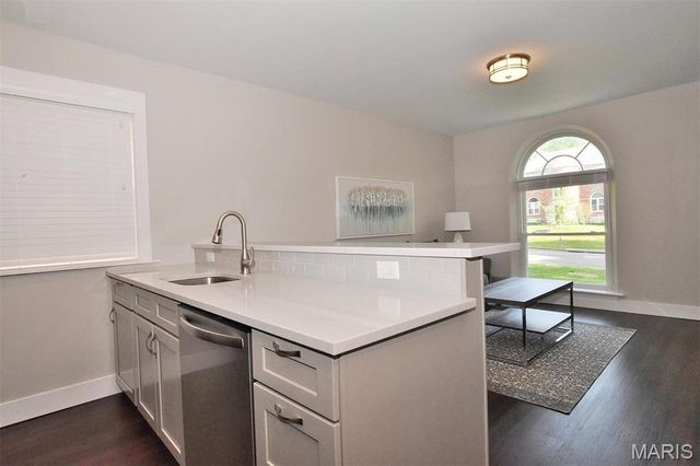 6625 Alamo, Clayton, MO 63105