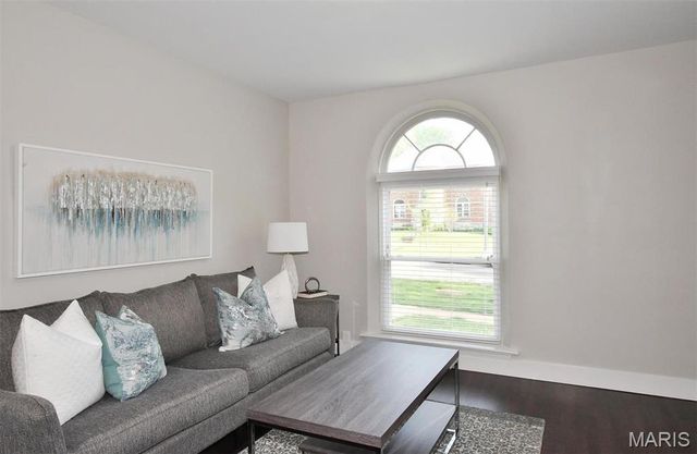 6625 Alamo, Clayton, MO 63105