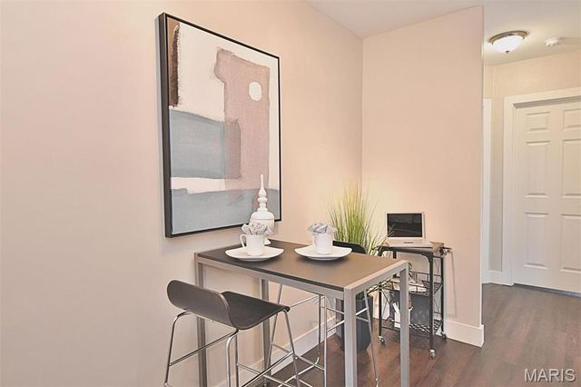 6625 Alamo, Clayton, MO 63105