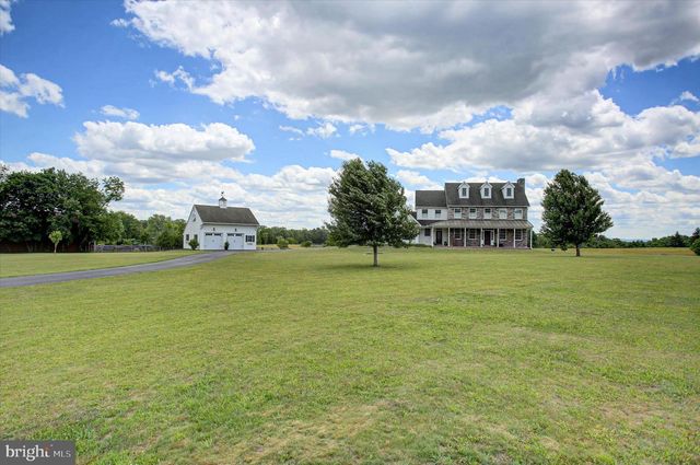 1430 LONGS RD, Carlisle, PA 17013