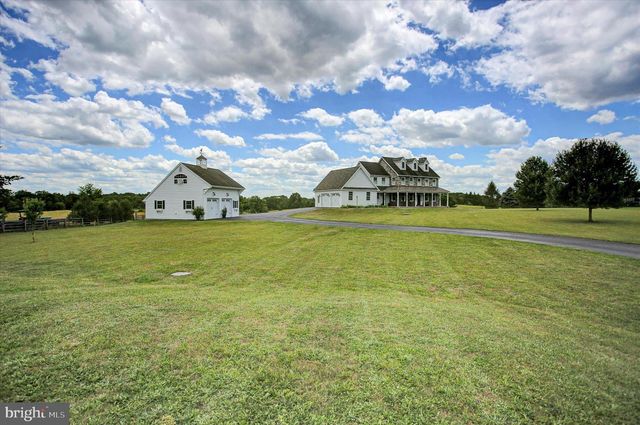 1430 LONGS RD, Carlisle, PA 17013