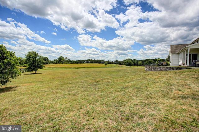 1430 LONGS RD, Carlisle, PA 17013