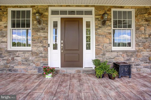 1430 LONGS RD, Carlisle, PA 17013