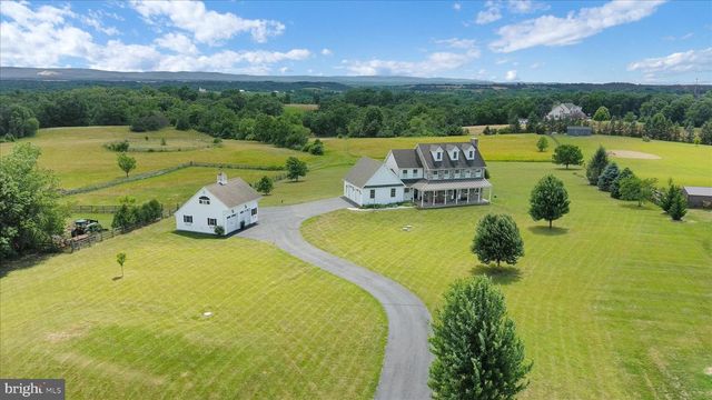 1430 LONGS RD, Carlisle, PA 17013