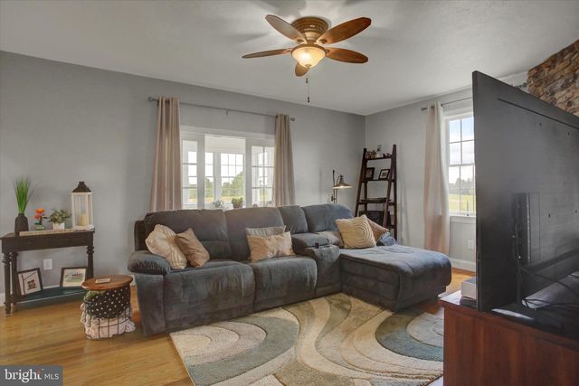 1430 LONGS RD, Carlisle, PA 17013
