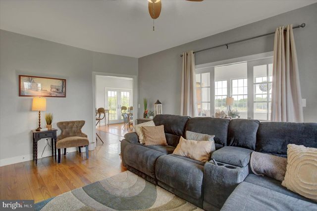 1430 LONGS RD, Carlisle, PA 17013