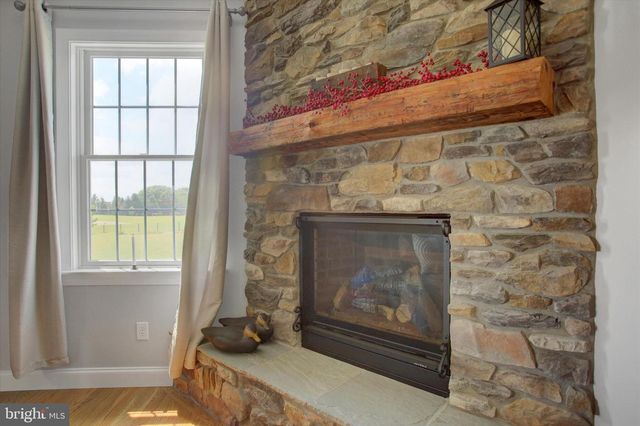 1430 LONGS RD, Carlisle, PA 17013