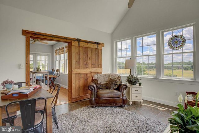1430 LONGS RD, Carlisle, PA 17013