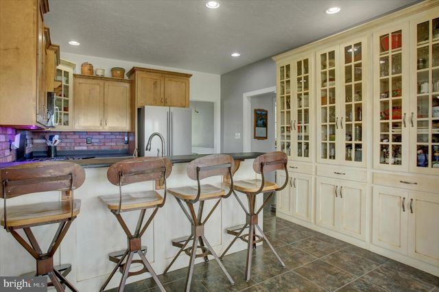1430 LONGS RD, Carlisle, PA 17013