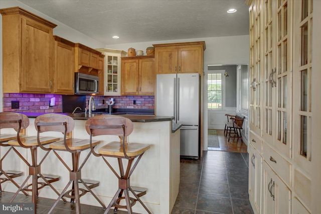 1430 LONGS RD, Carlisle, PA 17013