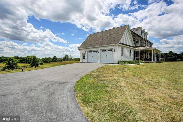 1430 LONGS RD, Carlisle, PA 17013