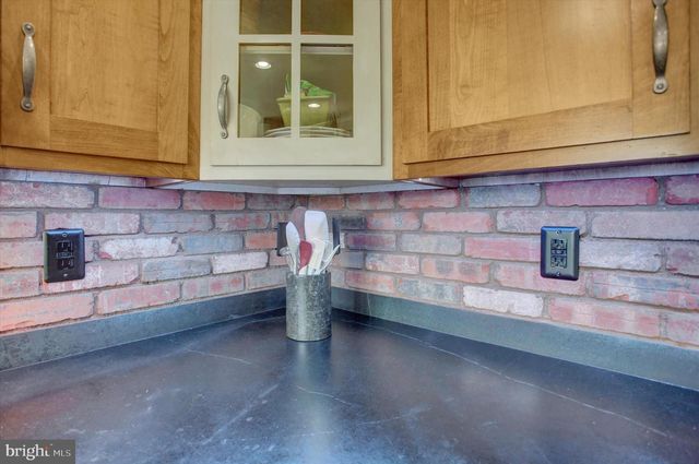 1430 LONGS RD, Carlisle, PA 17013