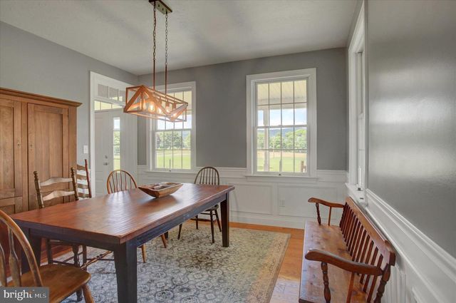 1430 LONGS RD, Carlisle, PA 17013