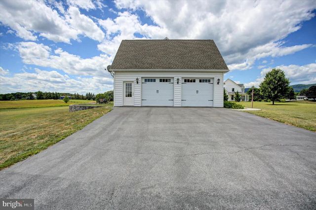 1430 LONGS RD, Carlisle, PA 17013
