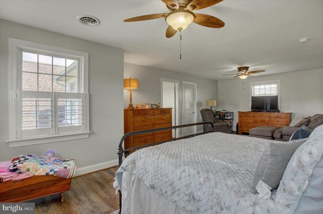 1430 LONGS RD, Carlisle, PA 17013