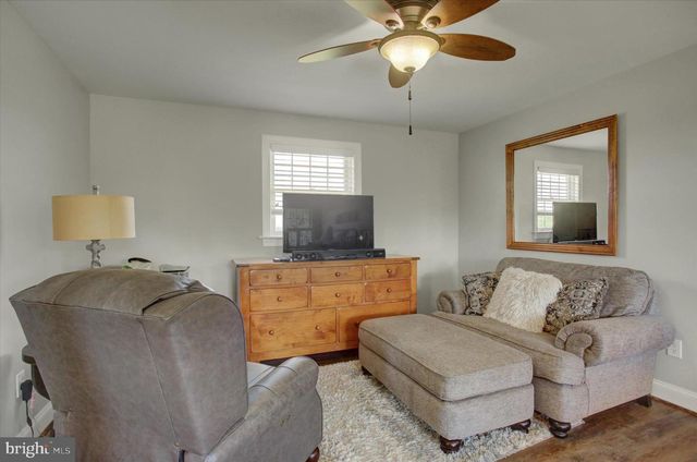 1430 LONGS RD, Carlisle, PA 17013