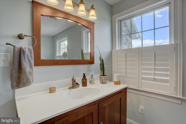 1430 LONGS RD, Carlisle, PA 17013