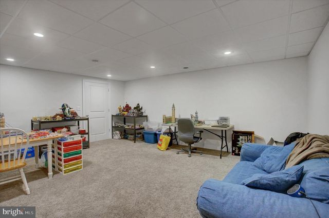1430 LONGS RD, Carlisle, PA 17013