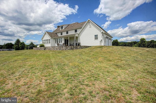 1430 LONGS RD, Carlisle, PA 17013