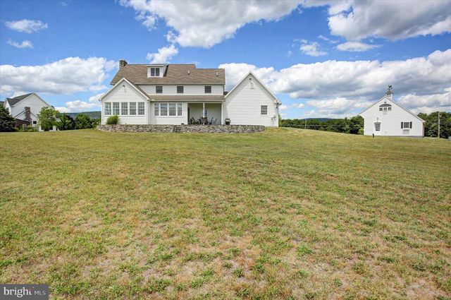 1430 LONGS RD, Carlisle, PA 17013